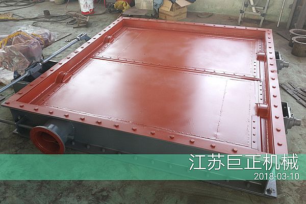 方形擋板門（寬9m）完工，準(zhǔn)備發(fā)貨